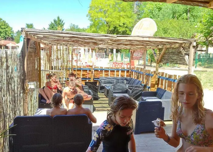 Mobil-home 4 Pers, Terrasse - Api-1-52-470 مكان تخييم La Cassagne